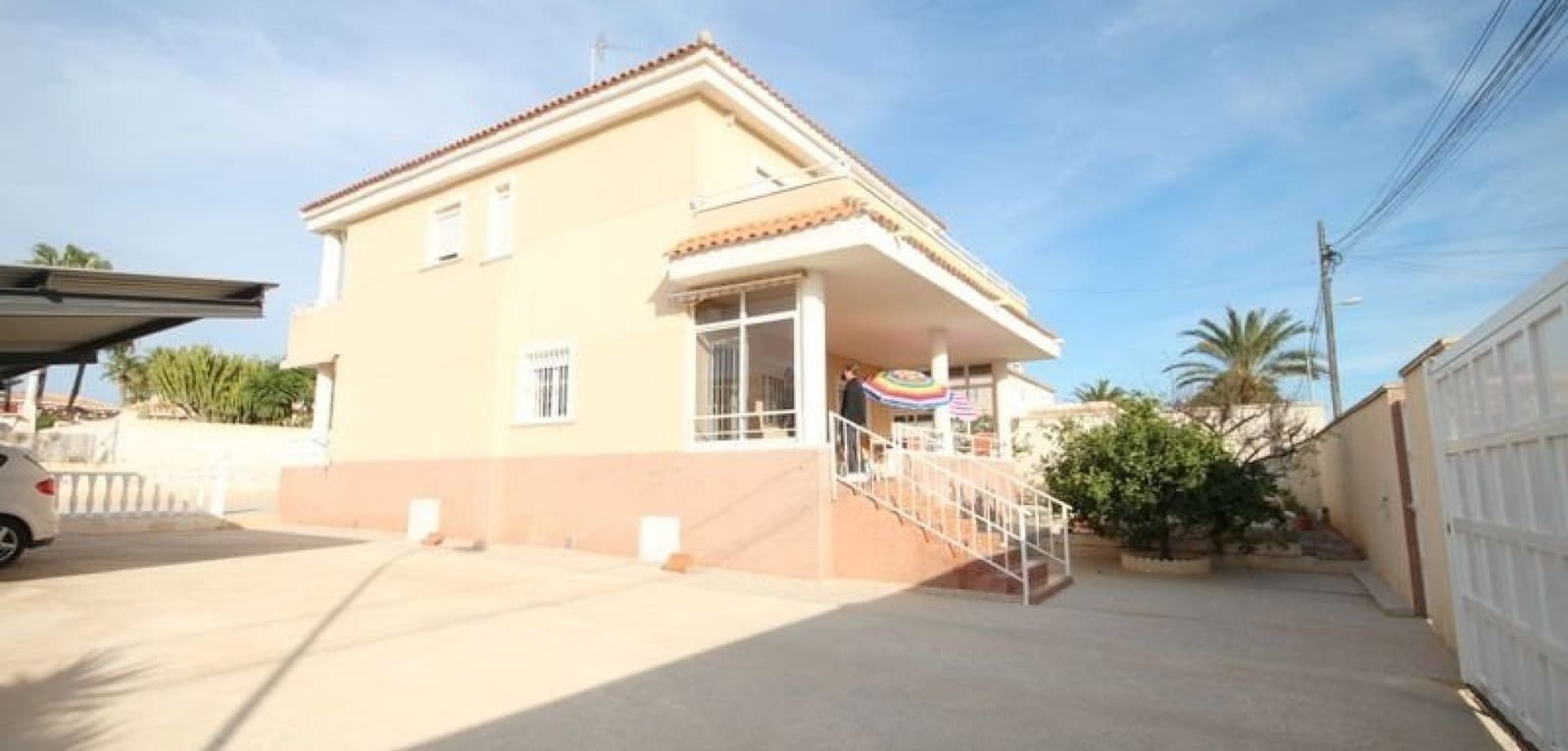 5 bedroom Villa for sale in Torrevieja with pool - € 620,000 (Ref: 9061714)