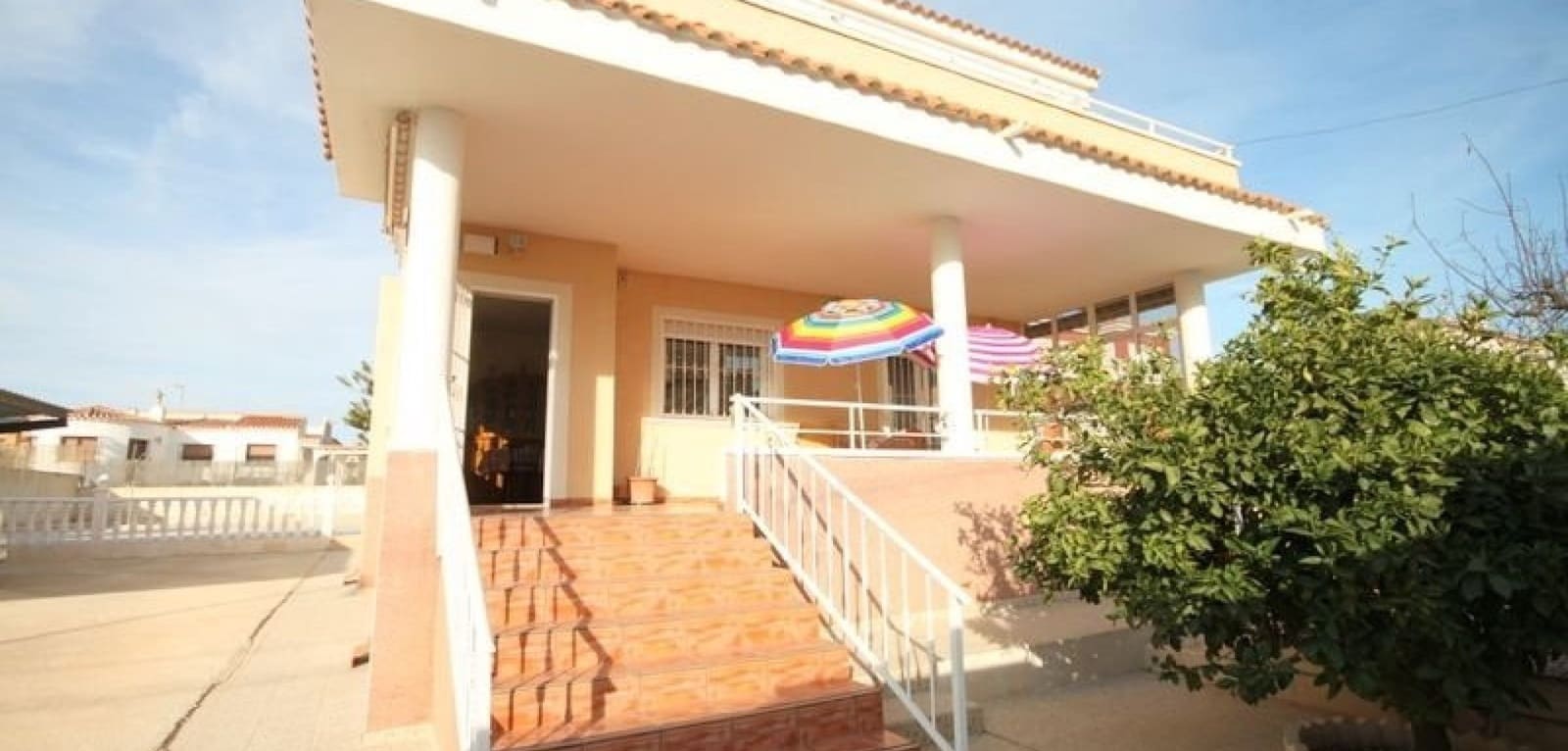 5 bedroom Villa for sale in Torrevieja with pool - € 620,000 (Ref: 9061714)