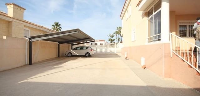 5 makuuhuone Huvila myytävänä paikassa Aguas Nuevas, Torrevieja mukana uima-altaan - 620 000 € (Ref: 9061714)