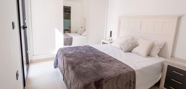 3 soveværelse Villa til salg i La Marina, Elche / Elx med swimmingpool - € 397.500 (Ref: 9084381)