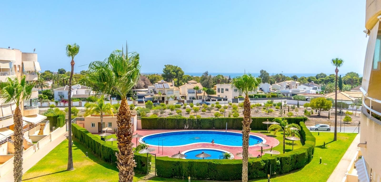 3 bedroom Apartment for sale in Dehesa de Campoamor with pool - € 229,500 (Ref: 9084388)