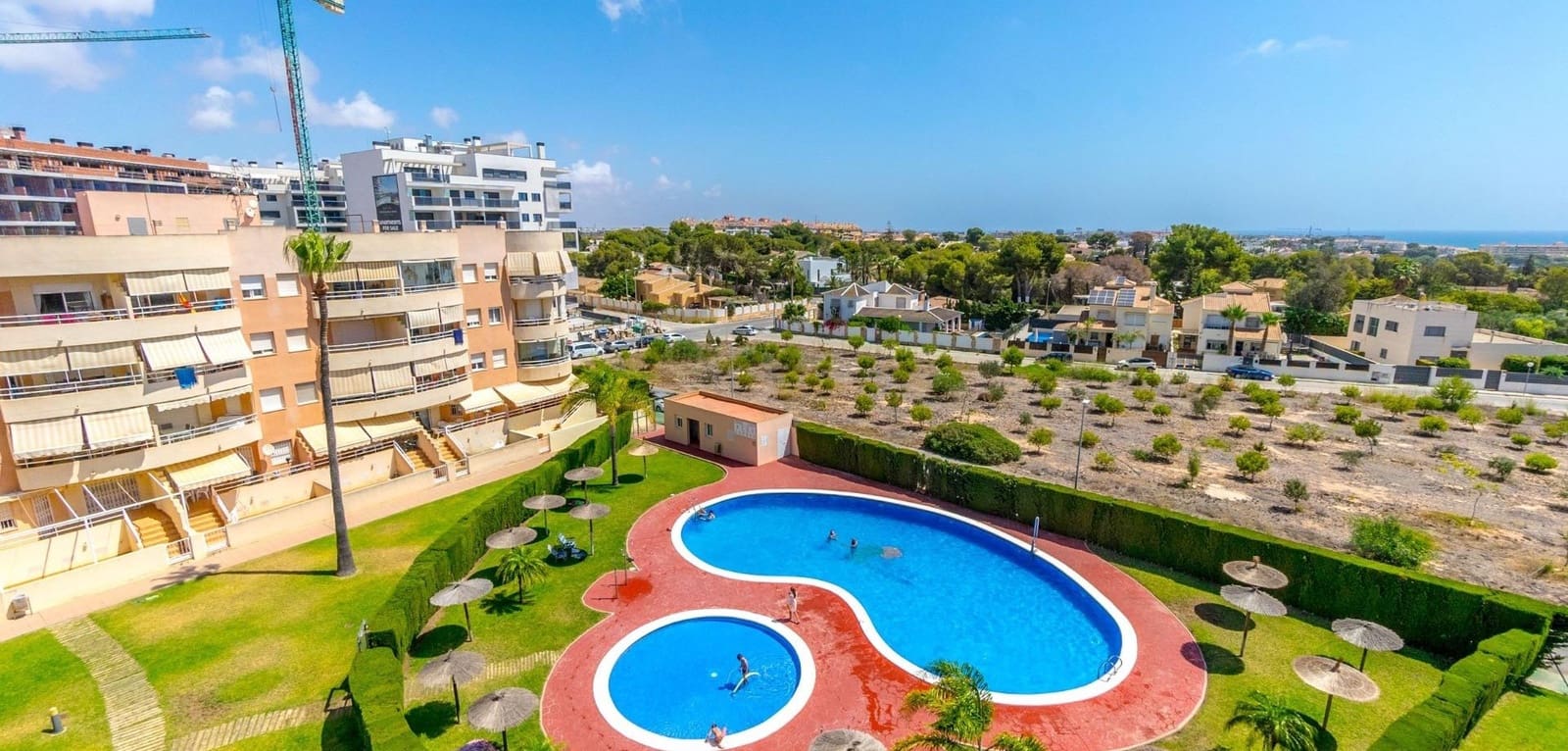 3 bedroom Apartment for sale in Dehesa de Campoamor with pool - € 229,500 (Ref: 9084388)