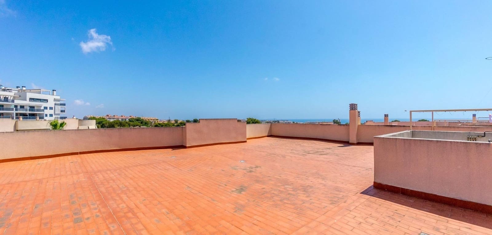 3 bedroom Apartment for sale in Dehesa de Campoamor with pool - € 229,500 (Ref: 9084388)