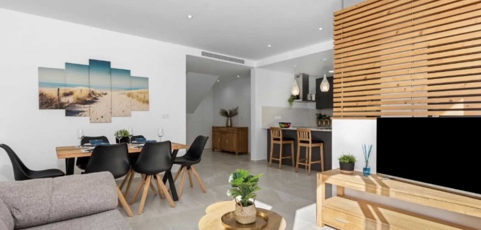 3 slaapkamer Villa te koop in San Miguel de Salinas met zwembad - € 355.000 (Ref: 9112800)