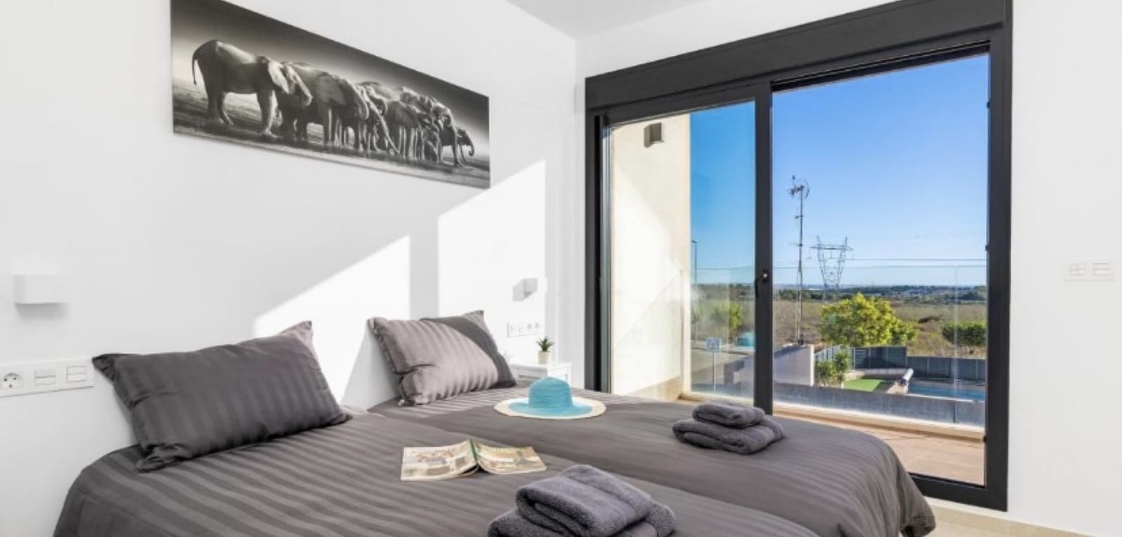 3 slaapkamer Villa te koop in San Miguel de Salinas met zwembad - € 355.000 (Ref: 9112800)