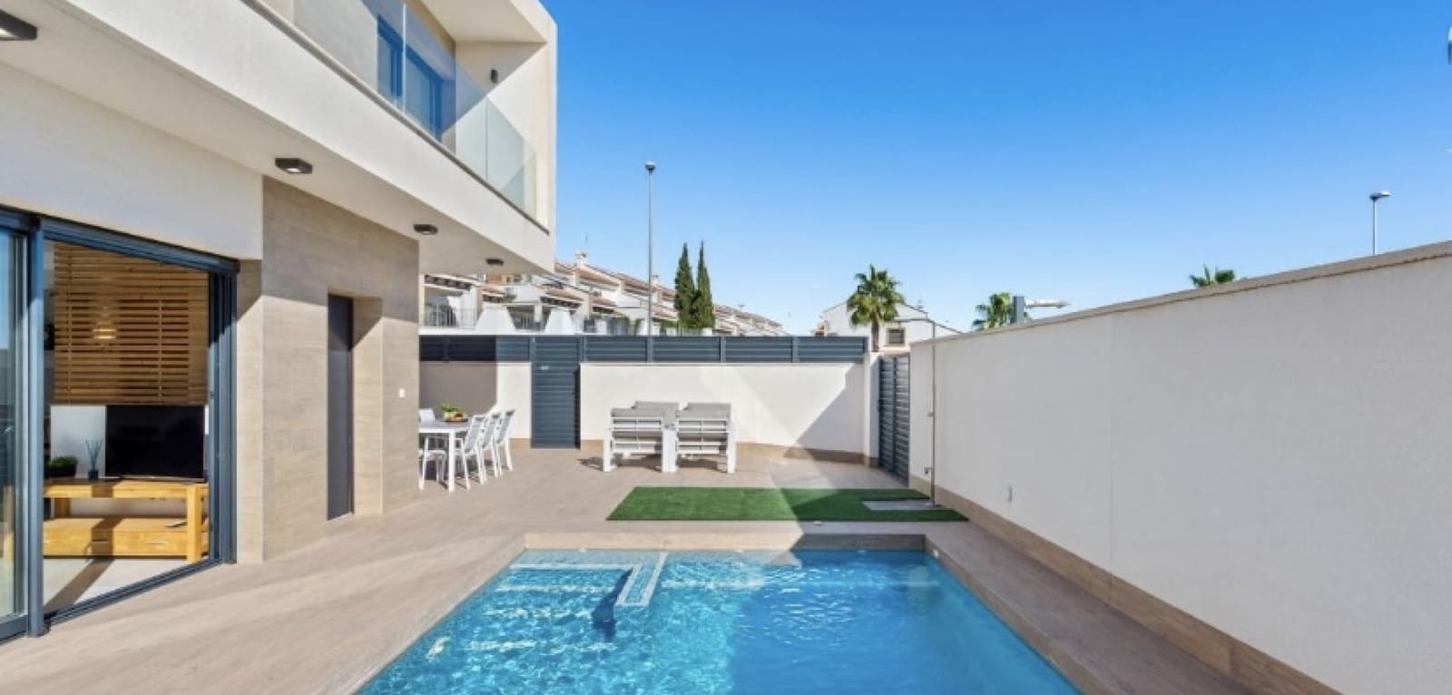 3 slaapkamer Villa te koop in San Miguel de Salinas met zwembad - € 355.000 (Ref: 9112800)