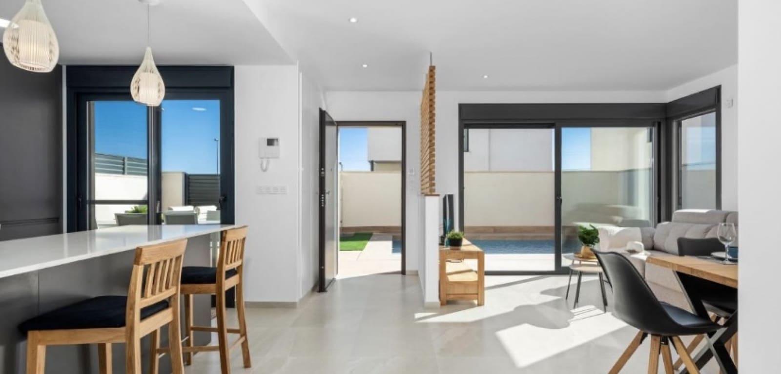 3 slaapkamer Villa te koop in San Miguel de Salinas met zwembad - € 355.000 (Ref: 9112800)