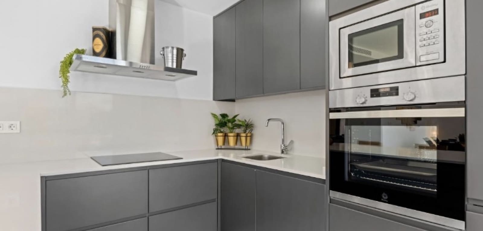 3 slaapkamer Villa te koop in San Miguel de Salinas met zwembad - € 355.000 (Ref: 9112800)