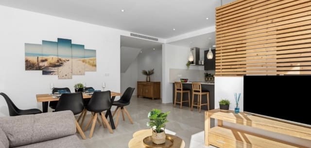 3 slaapkamer Villa te koop in San Miguel de Salinas met zwembad - € 355.000 (Ref: 9112800)