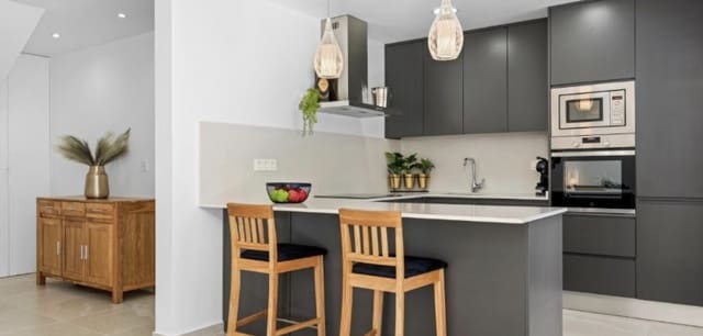 3 slaapkamer Villa te koop in San Miguel de Salinas met zwembad - € 355.000 (Ref: 9112800)