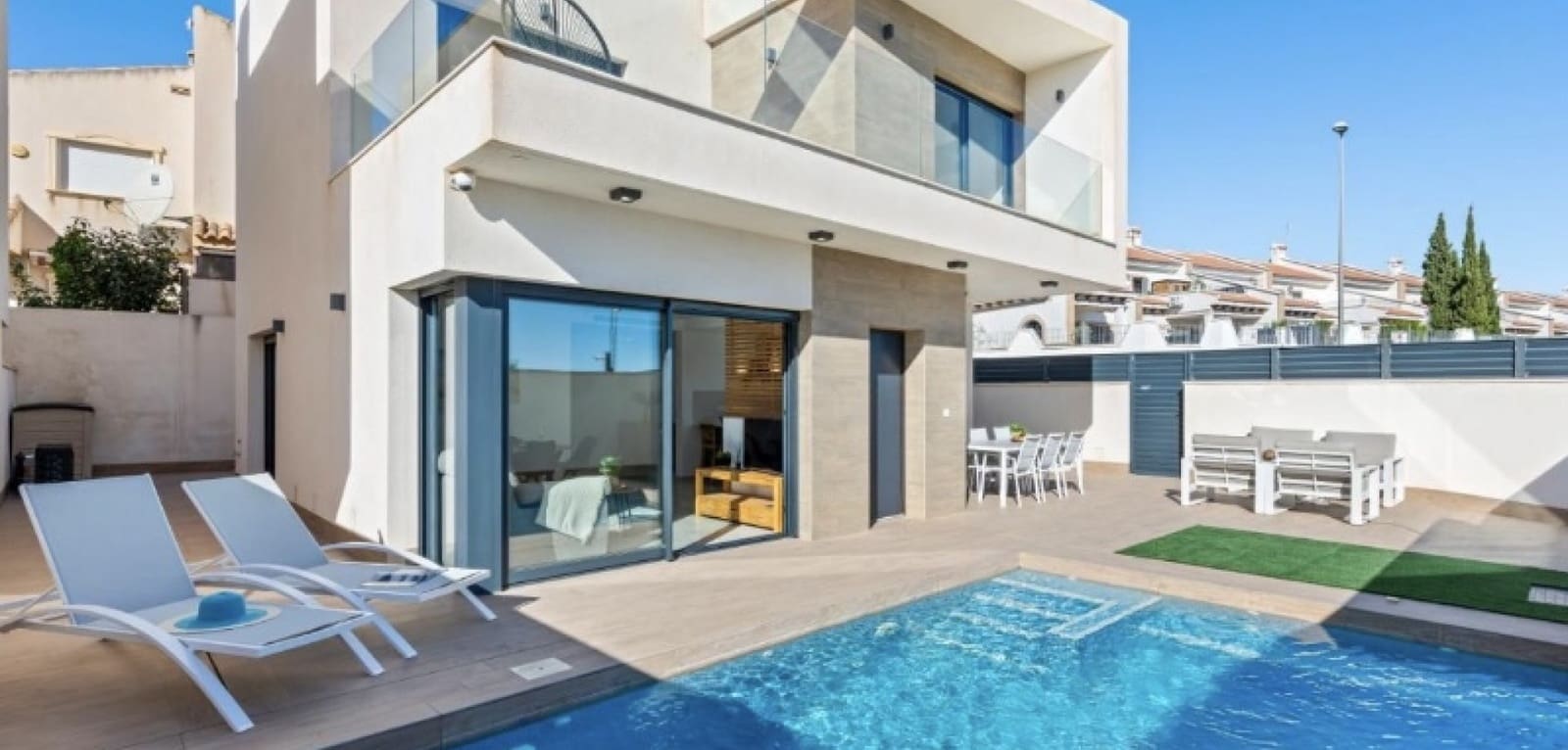 3 slaapkamer Villa te koop in San Miguel de Salinas met zwembad - € 355.000 (Ref: 9112800)