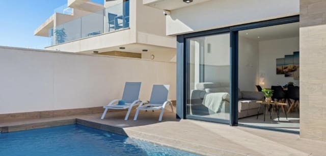 3 slaapkamer Villa te koop in San Miguel de Salinas met zwembad - € 355.000 (Ref: 9112800)