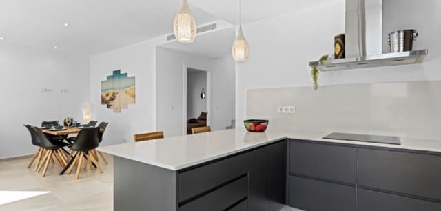 3 slaapkamer Villa te koop in San Miguel de Salinas met zwembad - € 355.000 (Ref: 9112800)