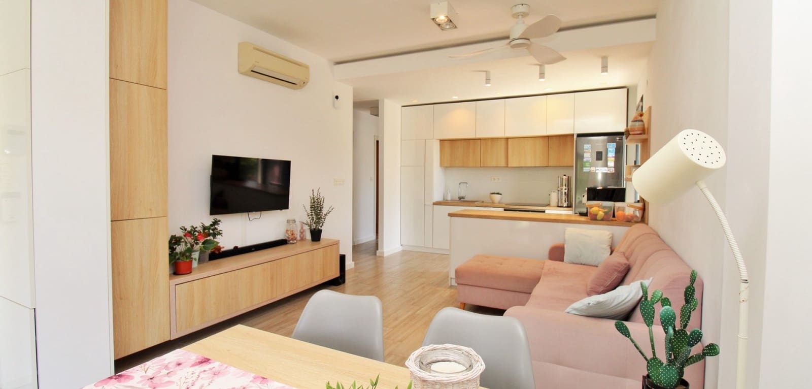 3 bedroom Villa for sale in La Zenia with pool - € 499,000 (Ref: 9135160)