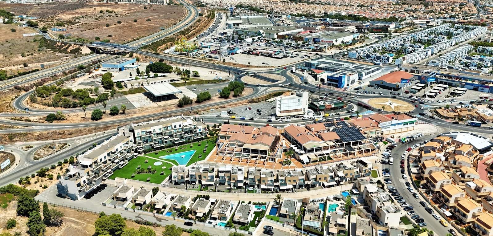 3 bedroom Villa for sale in La Zenia with pool - € 499,000 (Ref: 9135160)