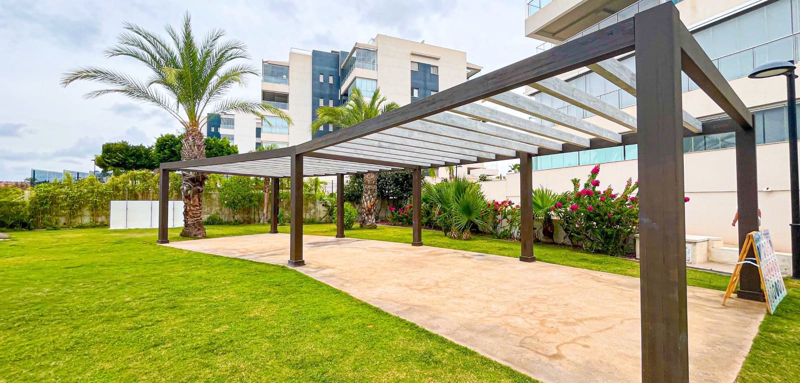 2 bedroom Apartment for sale in Villamartin - € 259,000 (Ref: 9146252)