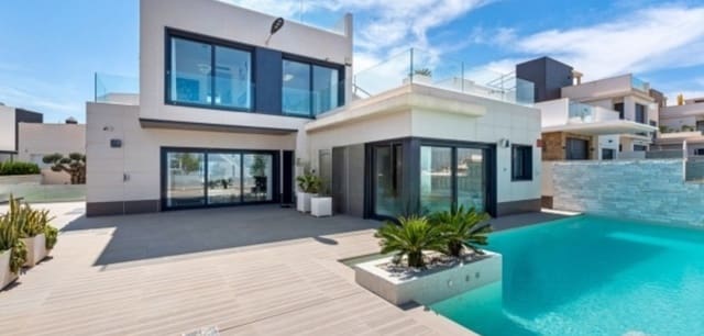 5 Zimmer Villa zu verkaufen in San Miguel de Salinas mit Pool - 849.000 € (Ref: 9151166)