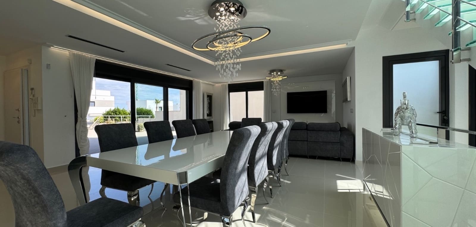 5 soverom Villa til salgs i San Miguel de Salinas med svømmebasseng - € 849 000 (Ref: 9151166)