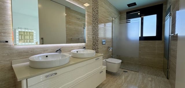 5 Zimmer Villa zu verkaufen in San Miguel de Salinas mit Pool - 849.000 € (Ref: 9151166)