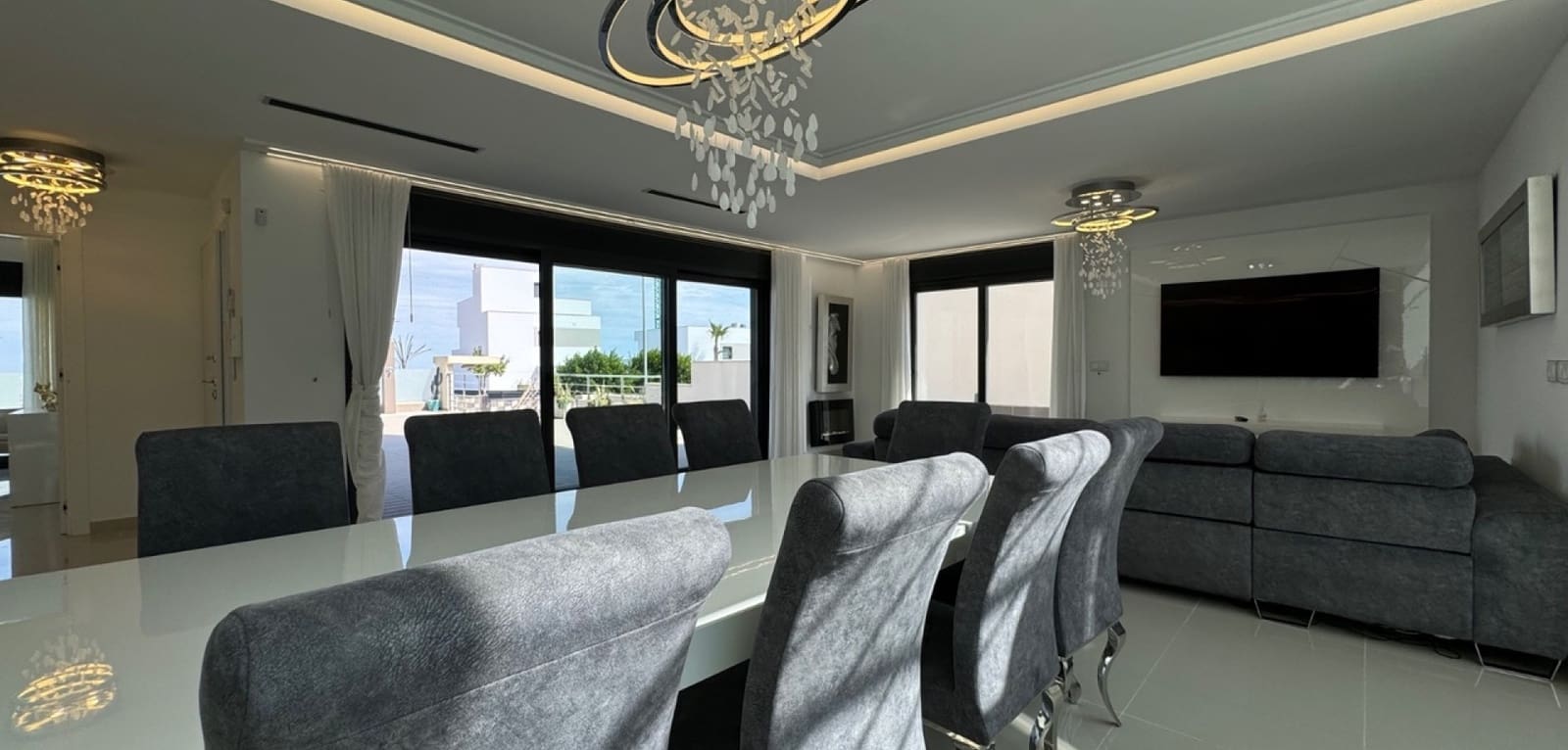 5 soverom Villa til salgs i San Miguel de Salinas med svømmebasseng - € 849 000 (Ref: 9151166)