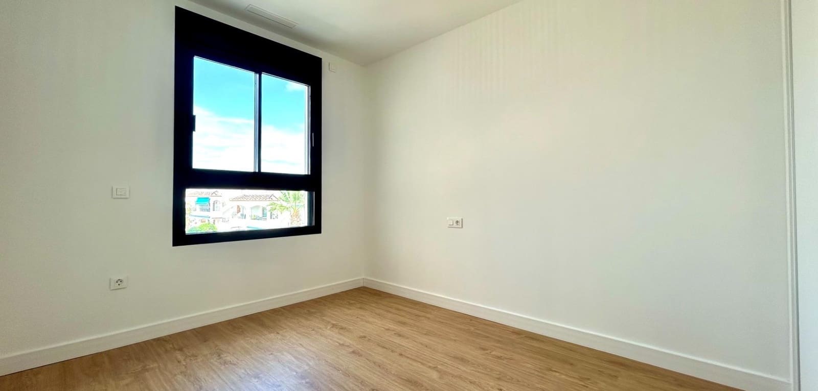 Apartamento de 2 habitaciones en Villamartin en venta con piscina - 339.900 € (Ref: 9151167)