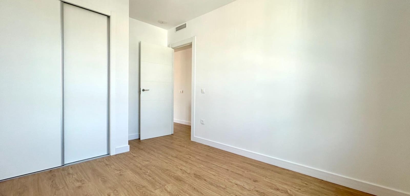 Apartamento de 2 habitaciones en Villamartin en venta con piscina - 339.900 € (Ref: 9151167)