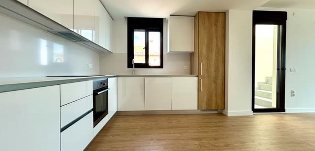 Apartamento de 2 habitaciones en Villamartin, Orihuela en venta con piscina - 339.900 € (Ref: 9151167)