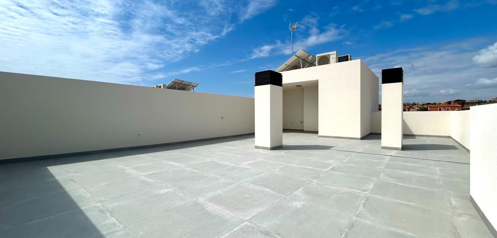 Apartamento de 2 habitaciones en Villamartin en venta con piscina - 339.900 € (Ref: 9151167)