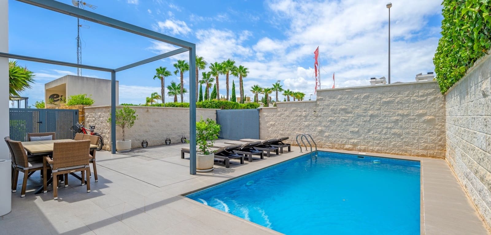 3 Zimmer Villa zu verkaufen in Ciudad Quesada mit Pool - 480.000 € (Ref: 9151169)