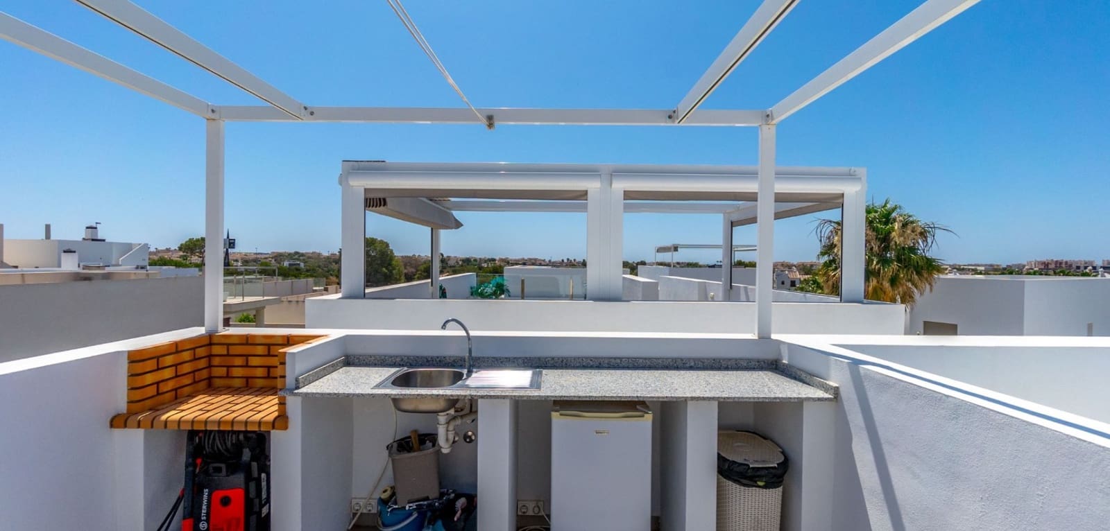 3 bedroom Villa for sale in Villamartin with pool - € 429,000 (Ref: 9153131)