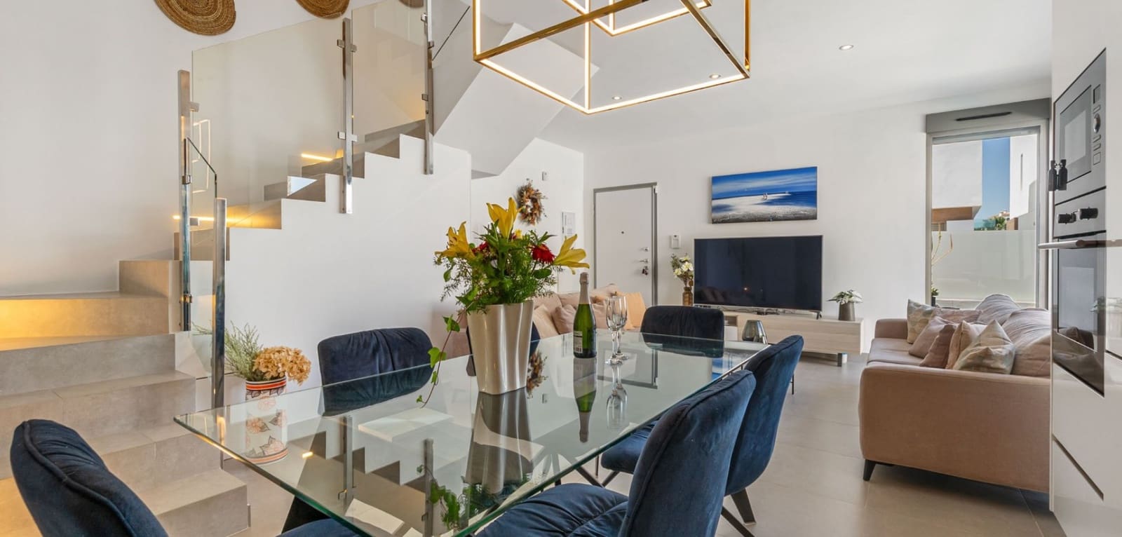 3 bedroom Villa for sale in Villamartin with pool - € 429,000 (Ref: 9153131)