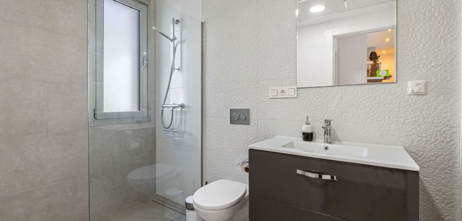 3 bedroom Villa for sale in Villamartin with pool - € 429,000 (Ref: 9153131)