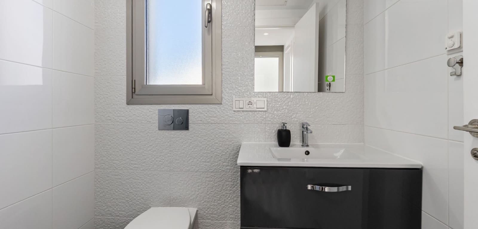 3 bedroom Villa for sale in Villamartin with pool - € 429,000 (Ref: 9153131)