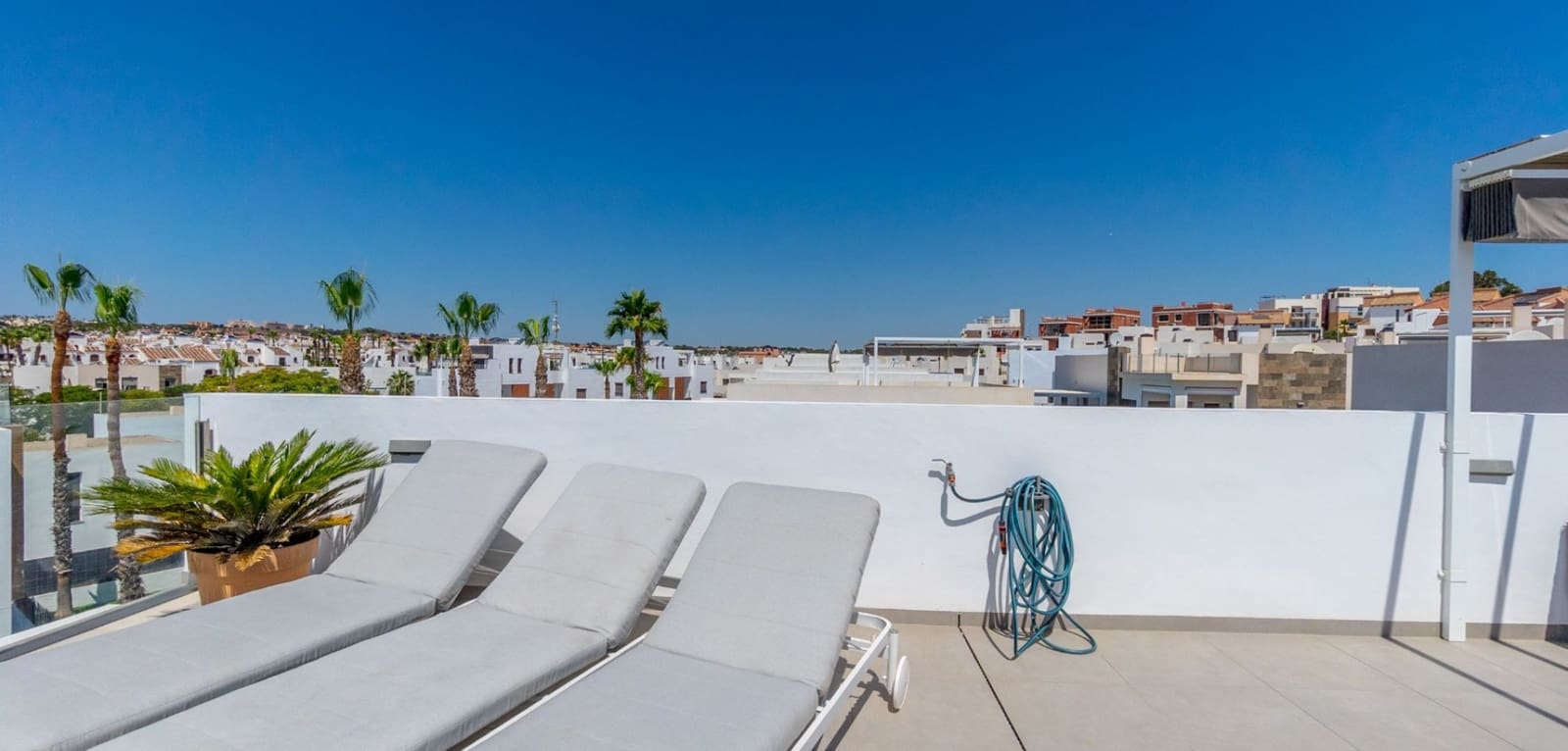 3 bedroom Villa for sale in Villamartin with pool - € 429,000 (Ref: 9153131)