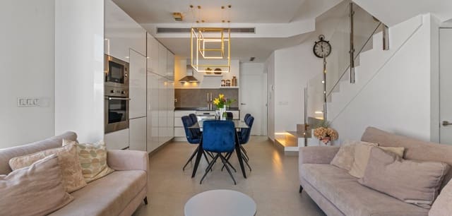 3 soveværelse Villa til salg i Villamartin, Orihuela med swimmingpool - € 429.000 (Ref: 9153131)