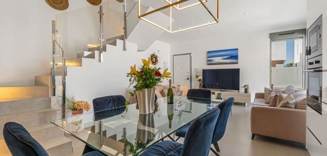 3 soveværelse Villa til salg i Villamartin, Orihuela med swimmingpool - € 429.000 (Ref: 9153131)