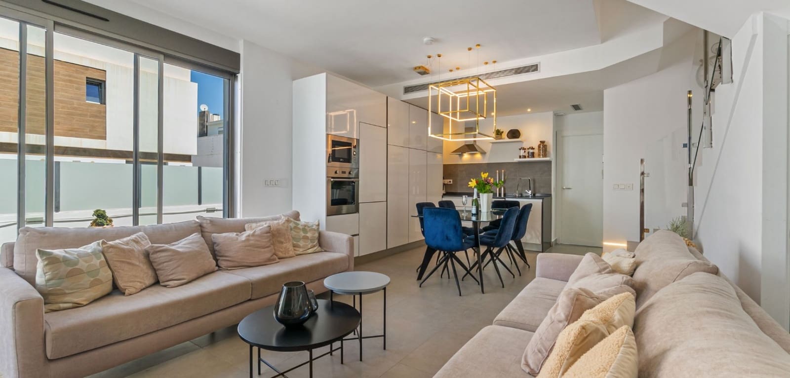 3 bedroom Villa for sale in Villamartin with pool - € 429,000 (Ref: 9153131)