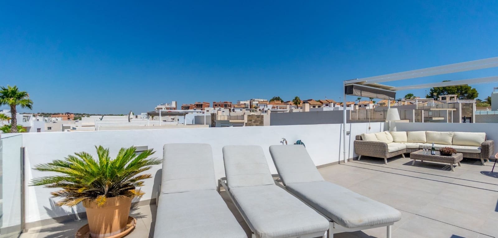 3 bedroom Villa for sale in Villamartin with pool - € 429,000 (Ref: 9153131)