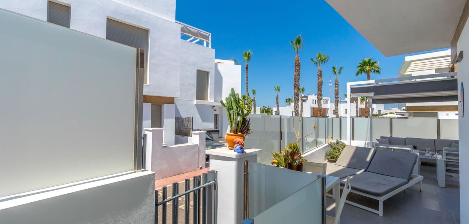 3 bedroom Villa for sale in Villamartin with pool - € 429,000 (Ref: 9153131)