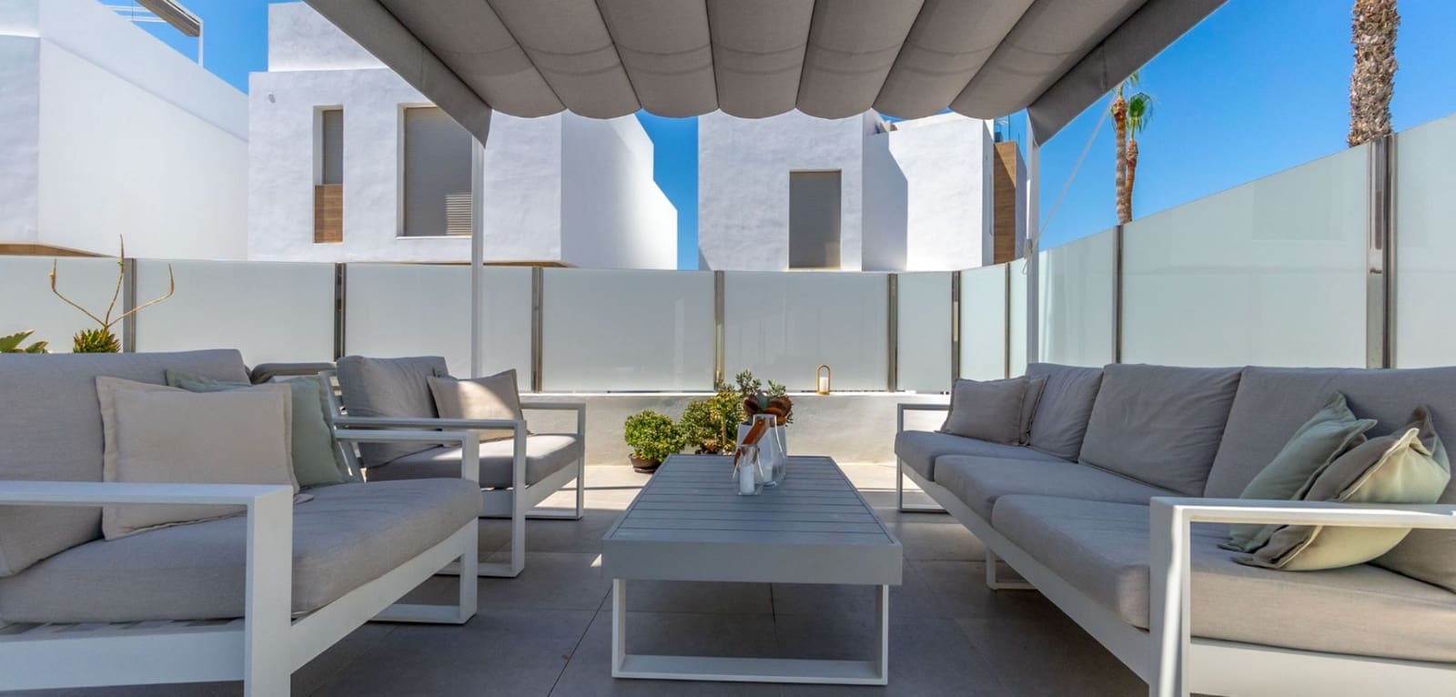 3 bedroom Villa for sale in Villamartin with pool - € 429,000 (Ref: 9153131)