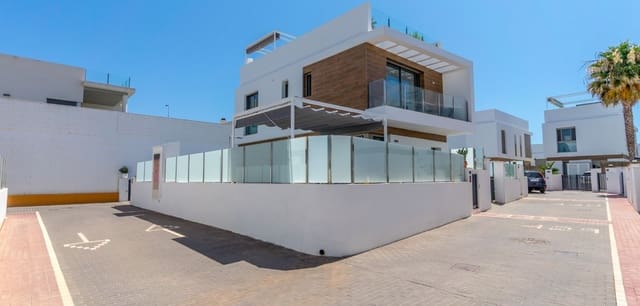 3 soveværelse Villa til salg i Villamartin, Orihuela med swimmingpool - € 429.000 (Ref: 9153131)