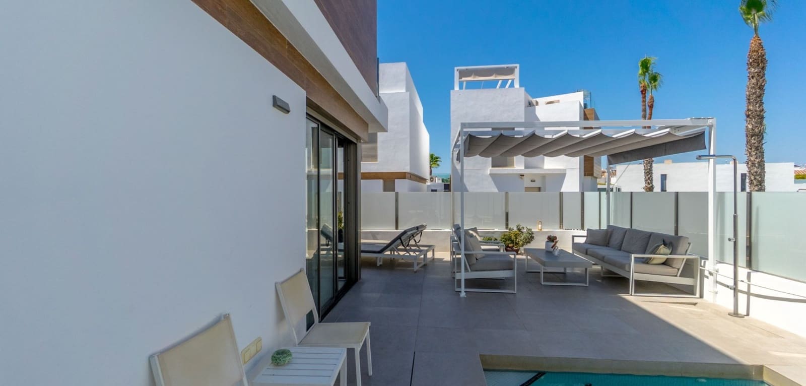 3 bedroom Villa for sale in Villamartin with pool - € 429,000 (Ref: 9153131)