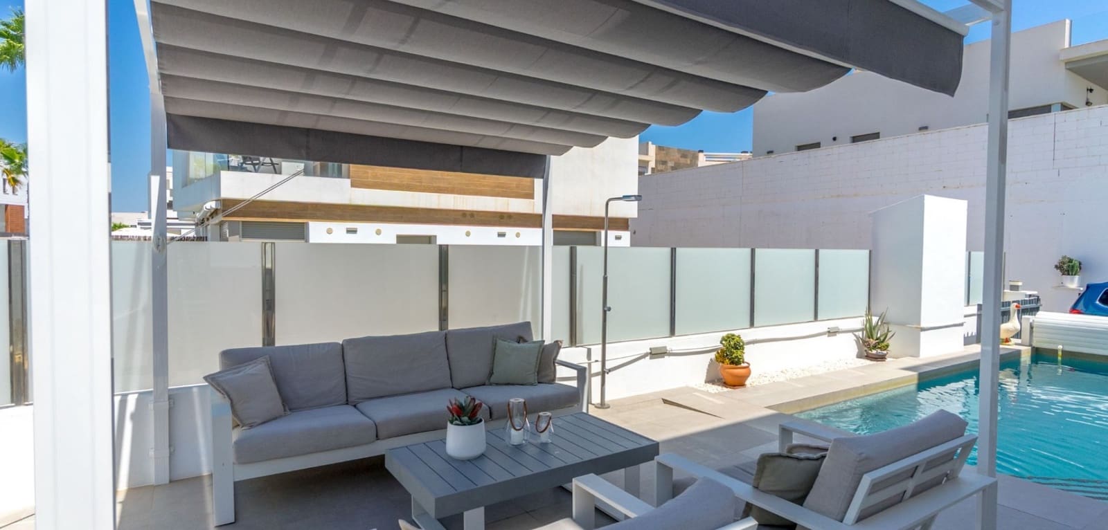 3 bedroom Villa for sale in Villamartin with pool - € 429,000 (Ref: 9153131)