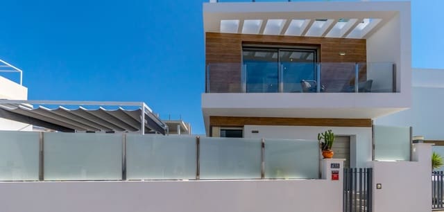 3 slaapkamer Villa te koop in Villamartin, Orihuela met zwembad - € 399.000 (Ref: 9153131)