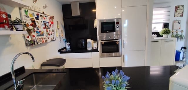 Apartamento de 2 habitaciones en La Florida, Orihuela en venta con piscina - 246.000 € (Ref: 9161590)