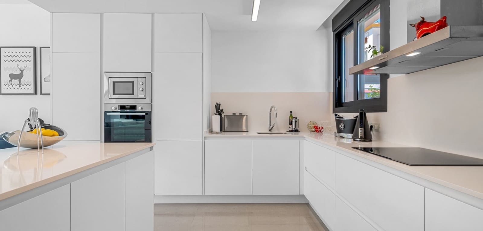 4 slaapkamer Villa te koop in Guardamar del Segura met zwembad - € 1.390.000 (Ref: 9164120)