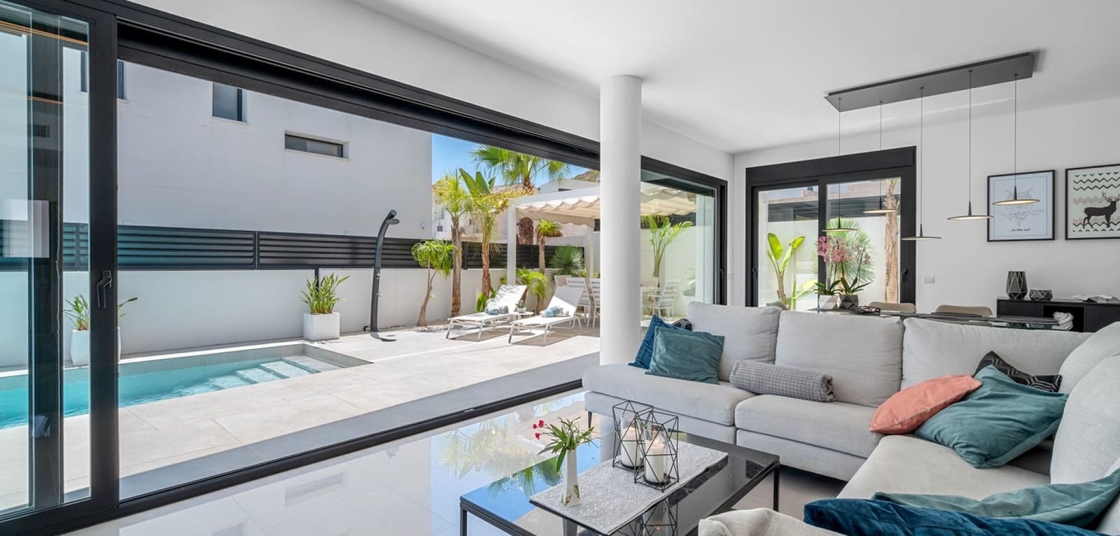 4 slaapkamer Villa te koop in Guardamar del Segura met zwembad - € 1.390.000 (Ref: 9164120)