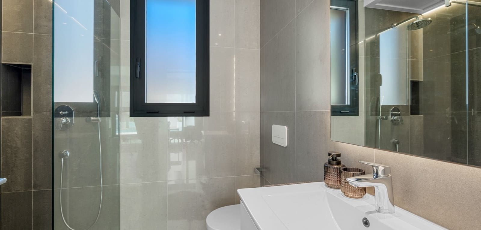 4 slaapkamer Villa te koop in Guardamar del Segura met zwembad - € 1.390.000 (Ref: 9164120)