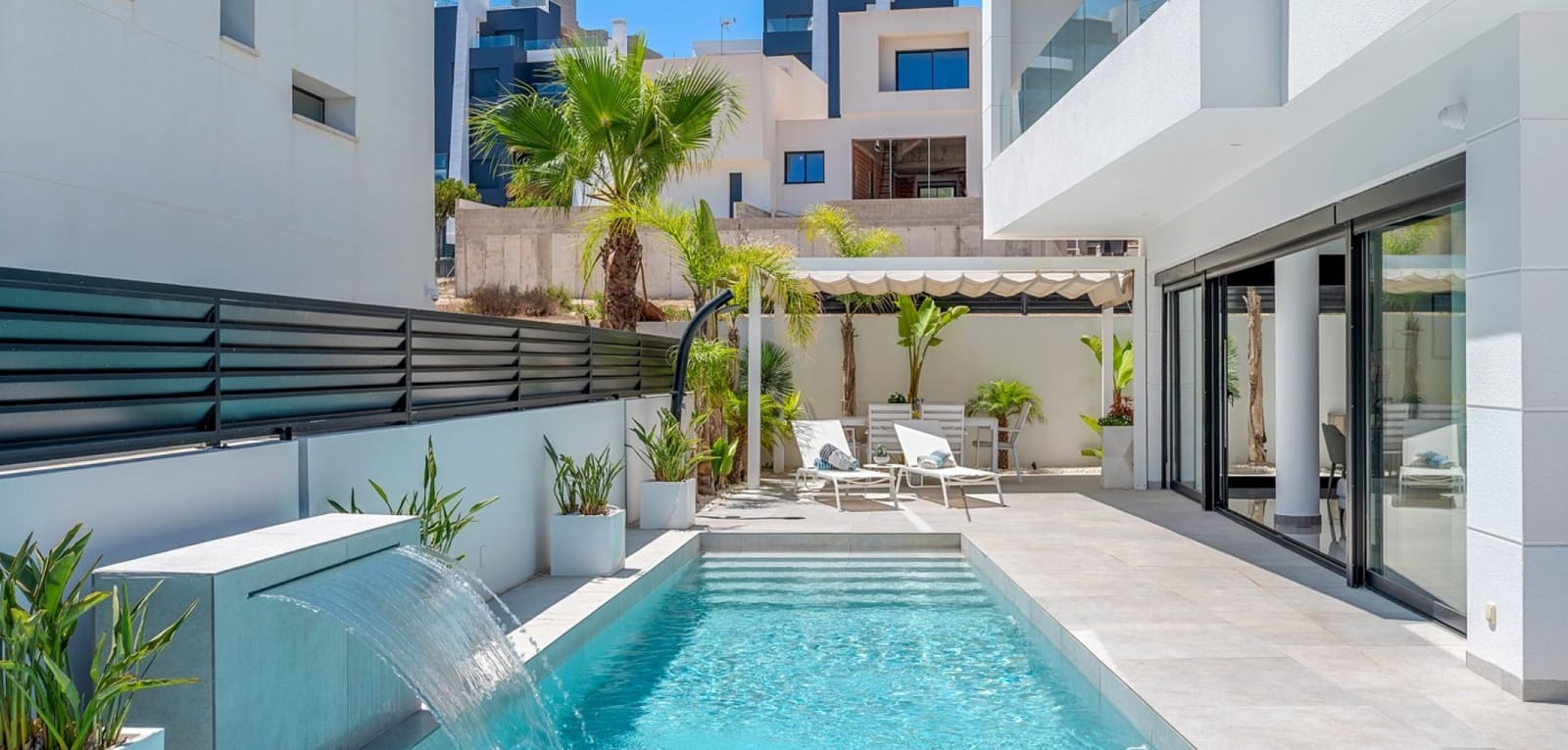 4 slaapkamer Villa te koop in Guardamar del Segura met zwembad - € 1.390.000 (Ref: 9164120)