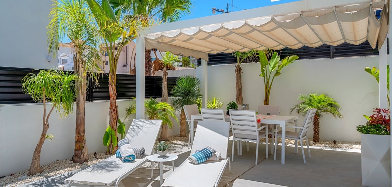 4 slaapkamer Villa te koop in Guardamar del Segura met zwembad - € 1.390.000 (Ref: 9164120)